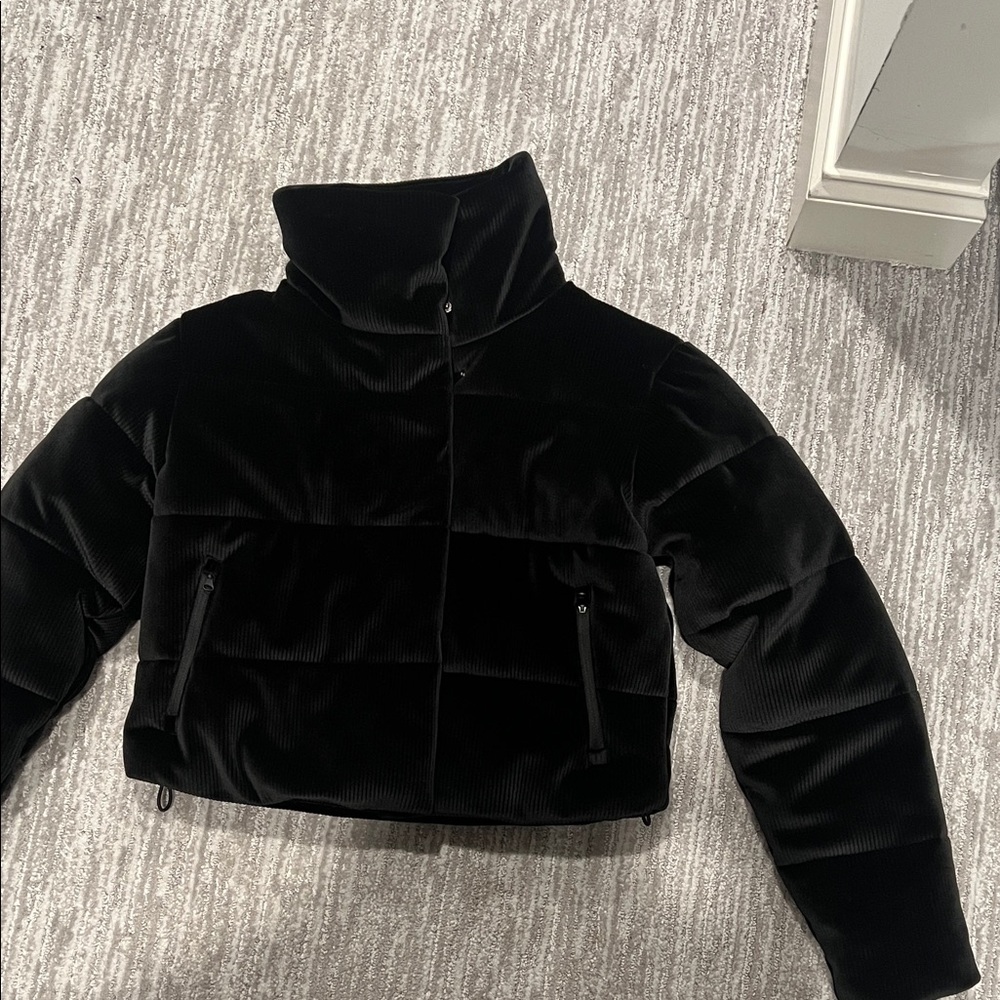 ALO Yoga Black Women's Puffer Jacket